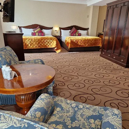Lawlors Hotel