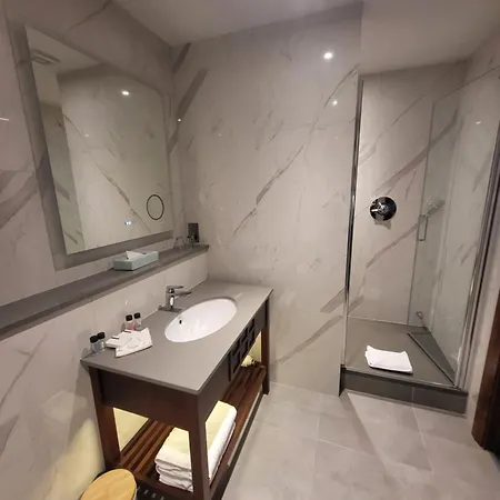 Hotel Lawlors 4*