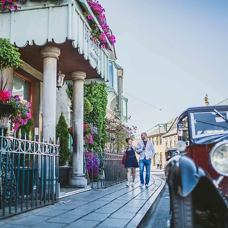 Lawlors Szálloda 4*