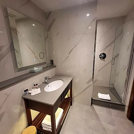 Hotel Lawlors